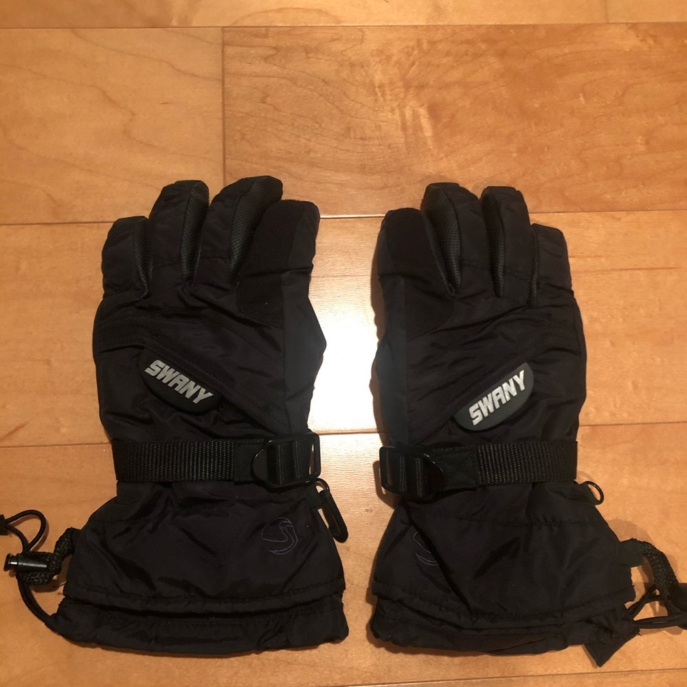SWANY Youth XL ski gloves in black